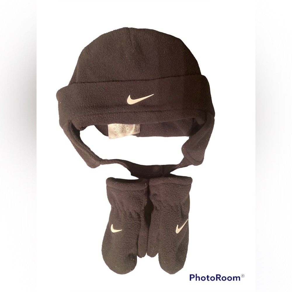 Nike Baby Boy Hat and Mitten Set